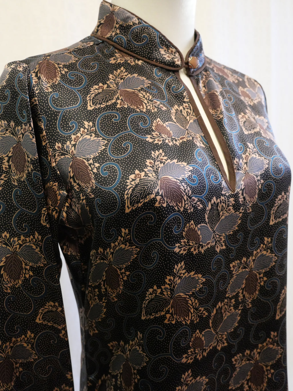 Lauren Moffatt 100% Silk Mandarin Collar Blouse