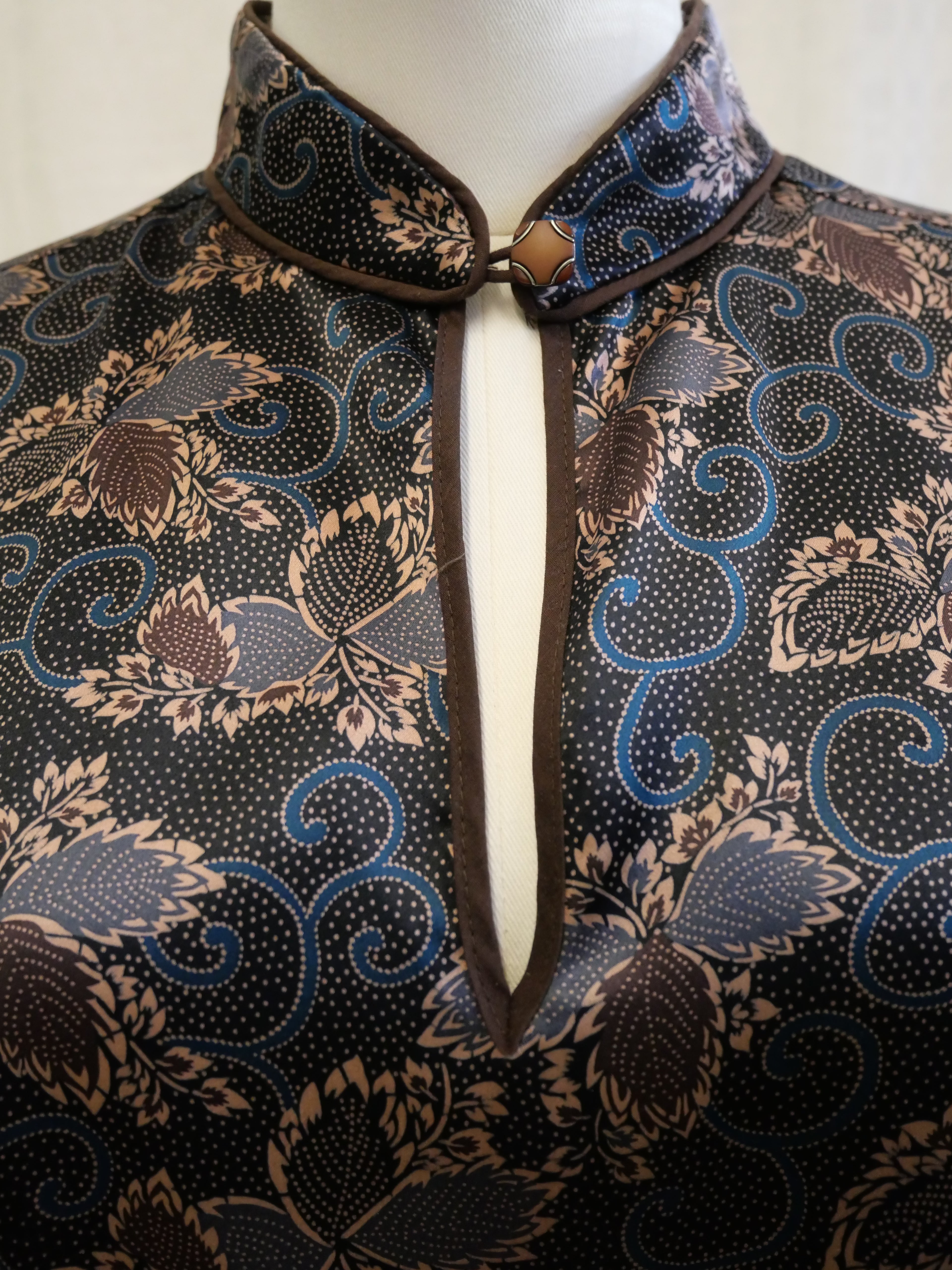 Lauren Moffatt 100% Silk Mandarin Collar Blouse