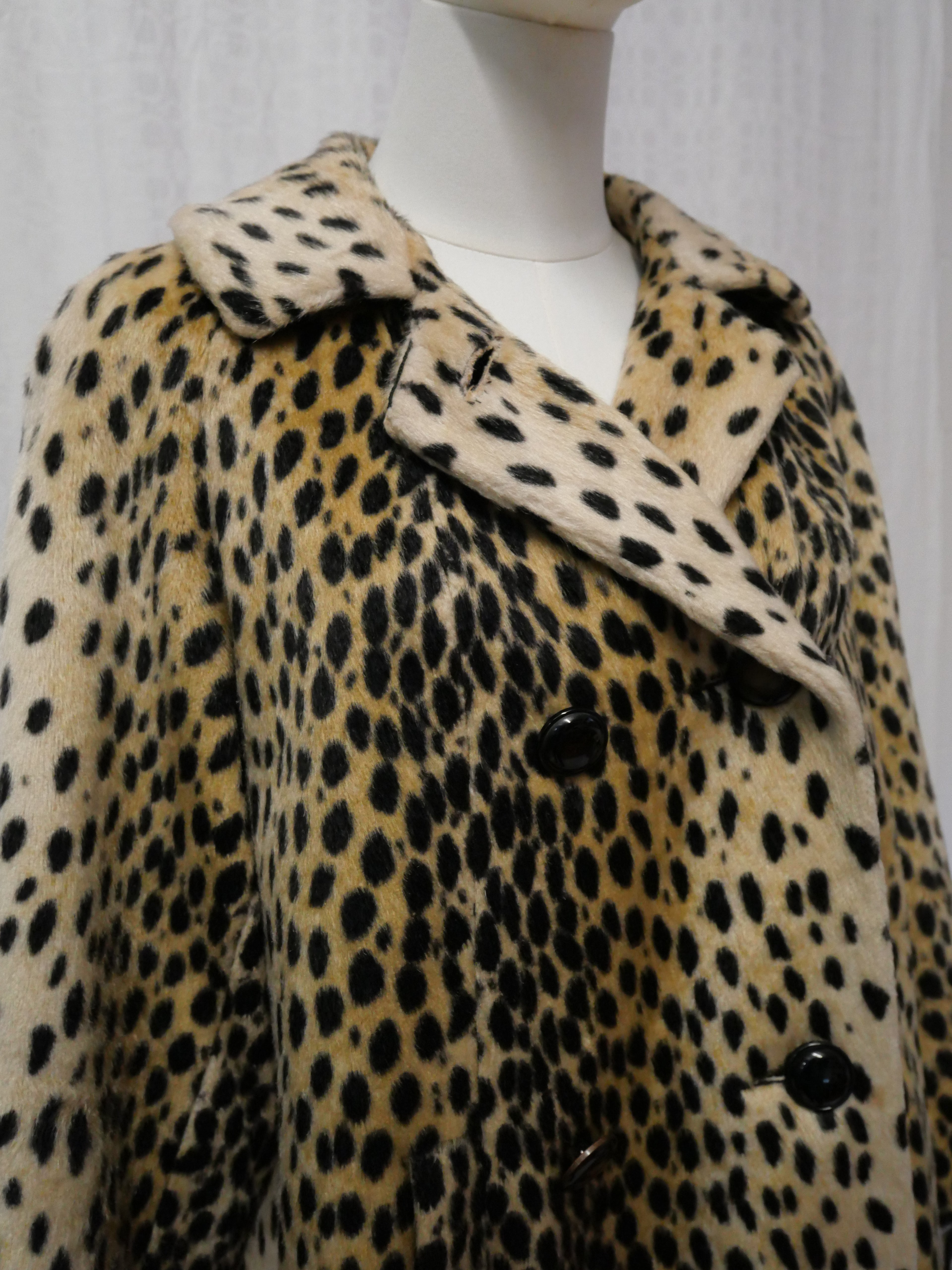 Vintage 1960s Safari by Sportowne Cheetah Print Faux Fur Coat | ILGWU Union Made"