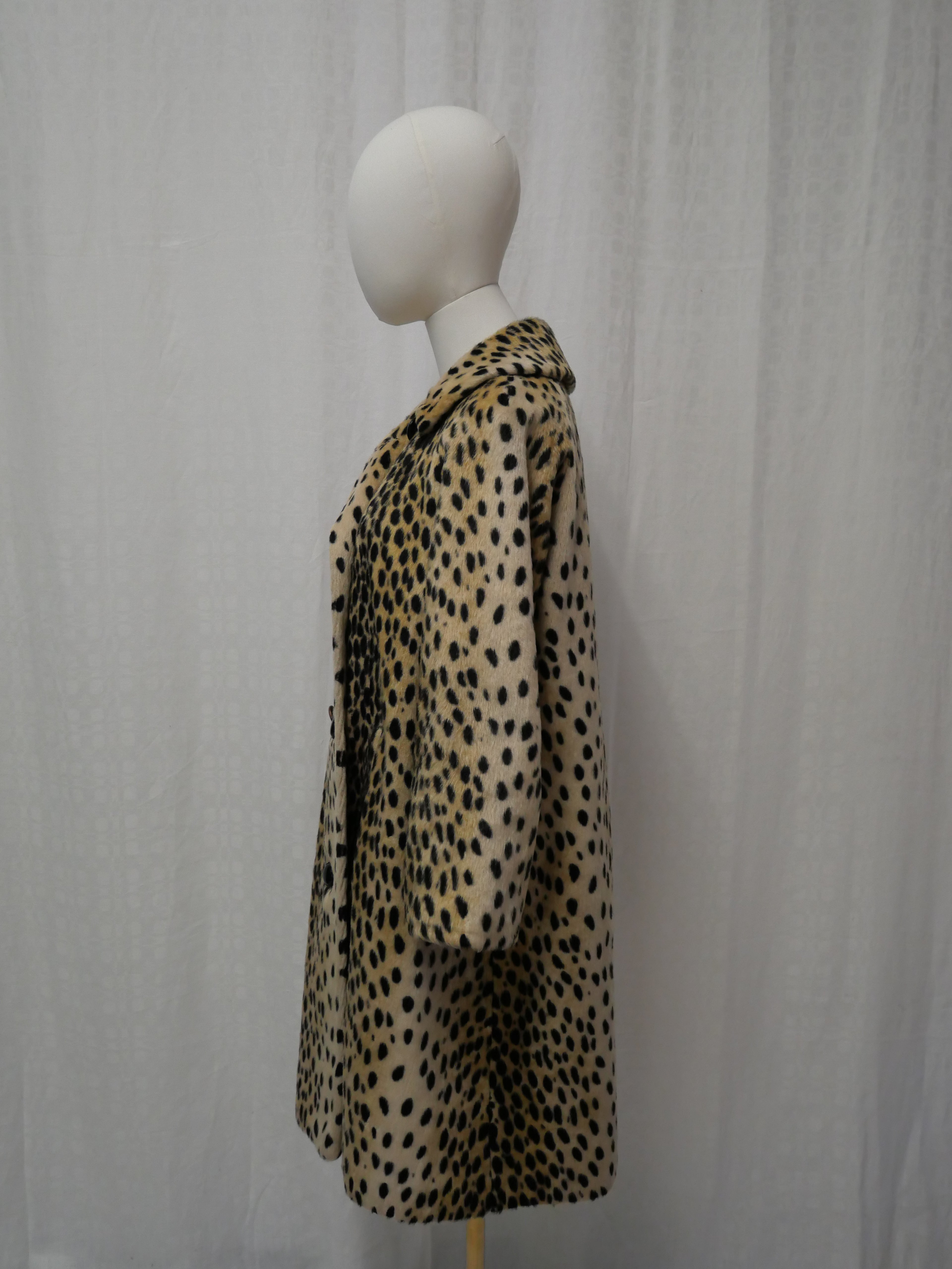Vintage 1960s Safari by Sportowne Cheetah Print Faux Fur Coat | ILGWU Union Made"