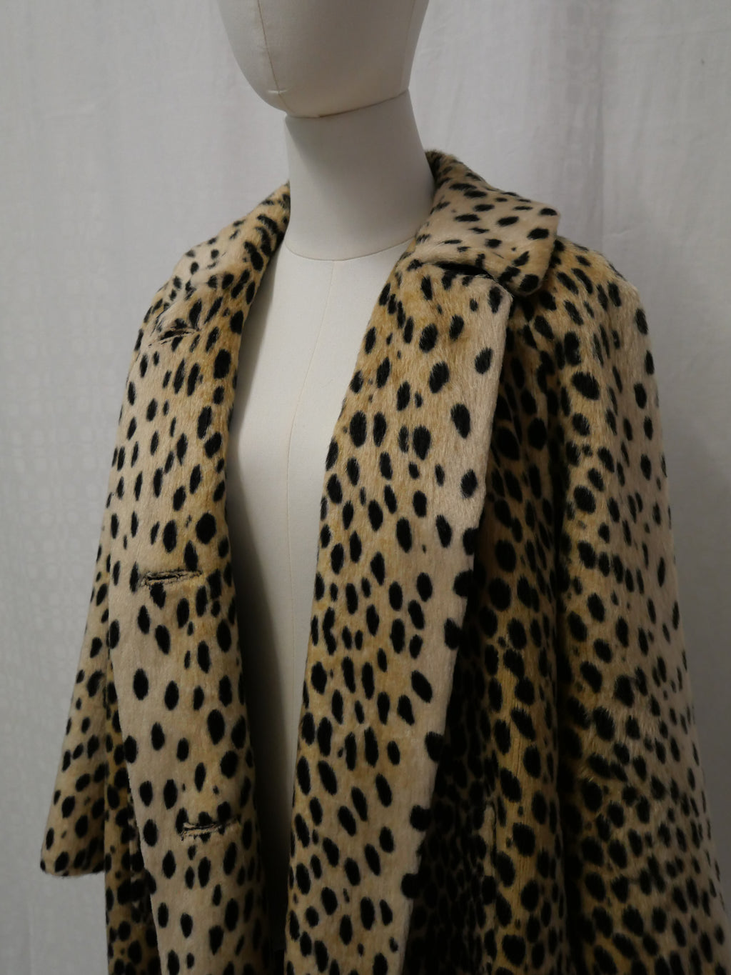 Vintage 1960s Safari by Sportowne Cheetah Print Faux Fur Coat | ILGWU Union Made"